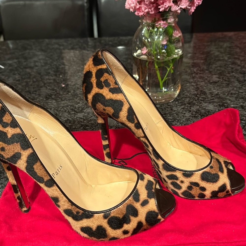 Christian Louboutin pony leopard kid toe shoes size 39.5